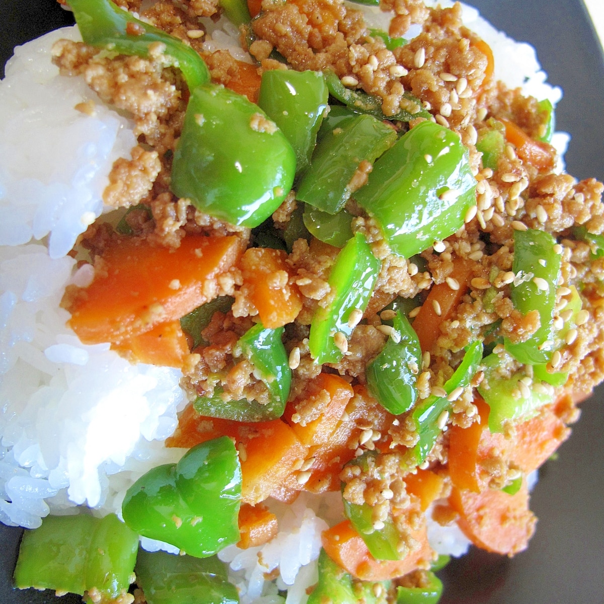 子供喜ぶ 簡単 ピーマンとにんじんの豚そぼろ丼 レシピ 作り方 By へんてこぽこりんママ 楽天レシピ 子供喜ぶ 簡単 ピーマンとにんじんの豚そぼろ丼 レシピ 作り方 By へんてこぽこりんママ 楽天レシピ